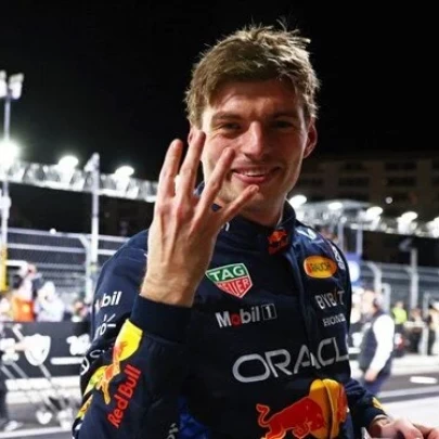 Formula 1'de Şampiyon Max Verstappen!