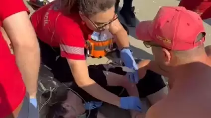 Küçükçekmece'de denizde nöbet geçiren 8 yaşındaki kız çocuğu kurtarıldı
