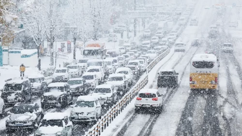 Güney Kore'de 100 Yılın En Büyük Kar Fırtınası: 2 Ölü!