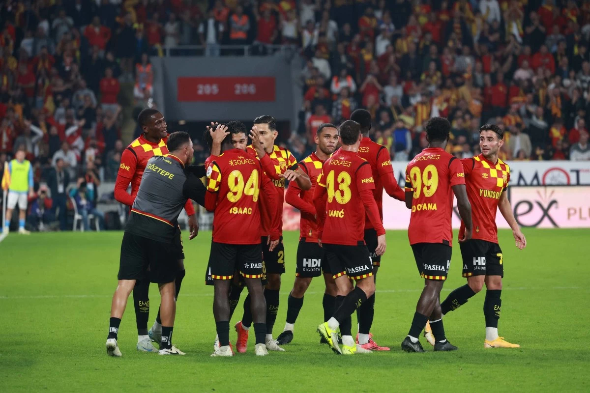 Göztepe, Trabzonspor'u 2-1 Mağlup Ederek Yenilmezlik Serisine Son Verdi!