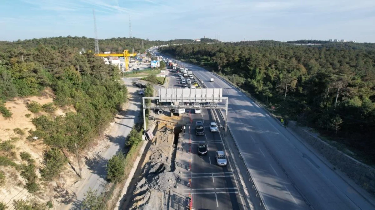 İstanbul Arnavutköy'de İSKİ'nin Yol Çalışması Trafiğe Neden Oldu