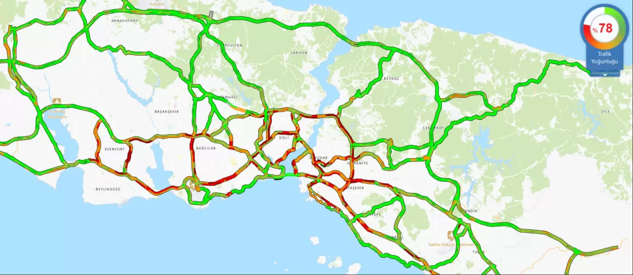 Saat 14:40 itibarıyla İstanbul trafiğindeki yoğunluk yüzde 78 olarak ölçüldü