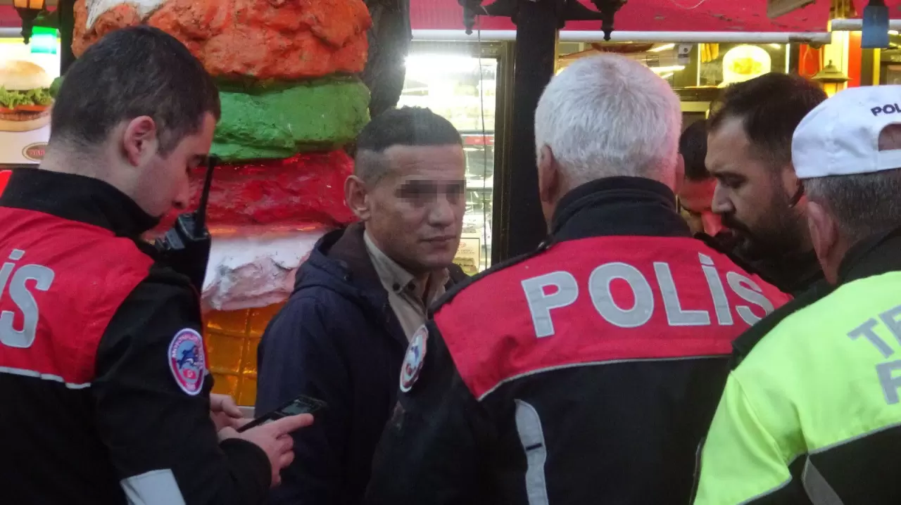 Bolu'da cadde ortasında 'bomba yüklü çanta' paniği! Olayın aslı bambaşka çıktı - 2. Resim