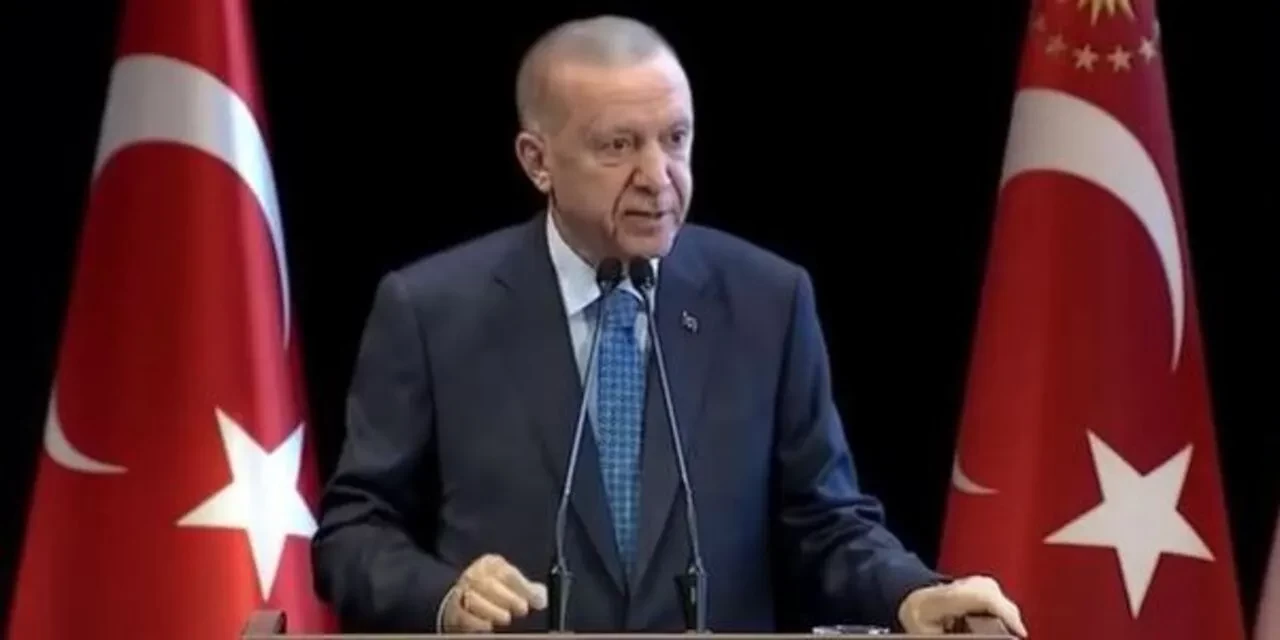 Yıllar Sonra En Beğenilen Siyasetçi Değişti! O İsim Erdoğan'ı Geçti