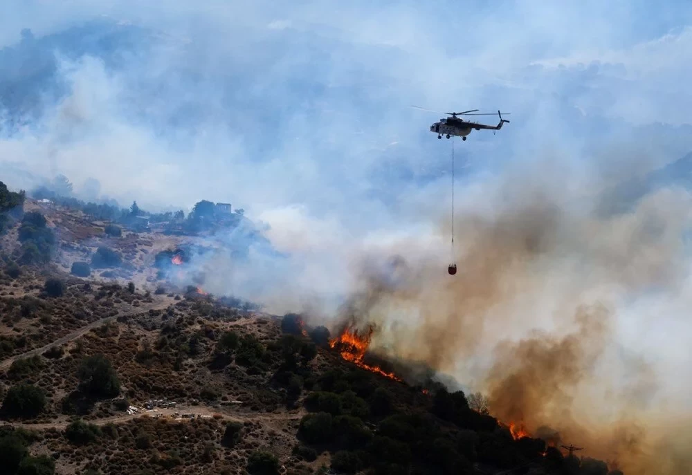 Bolu, Manisa ve İzmir'de Orman Yangınları: Çanakkale'deki Kontrol Altında!