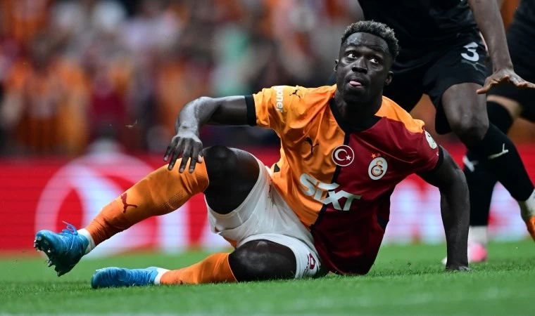 Galatasaray'da Şok Sakatlık: Davinson Sanchez Sahalardan Uzak Kalacak!